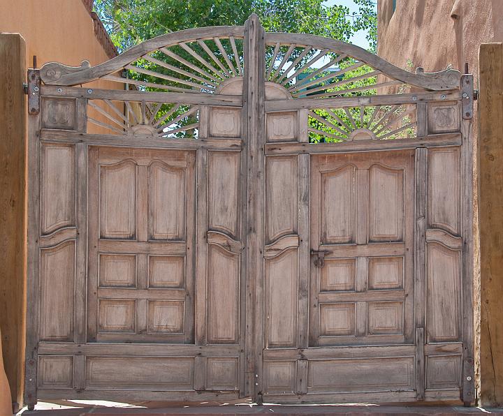 Santa Fe Gate 1808.jpg